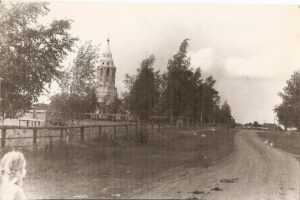 Вид на Покровскую церковь и часть Покровской площади