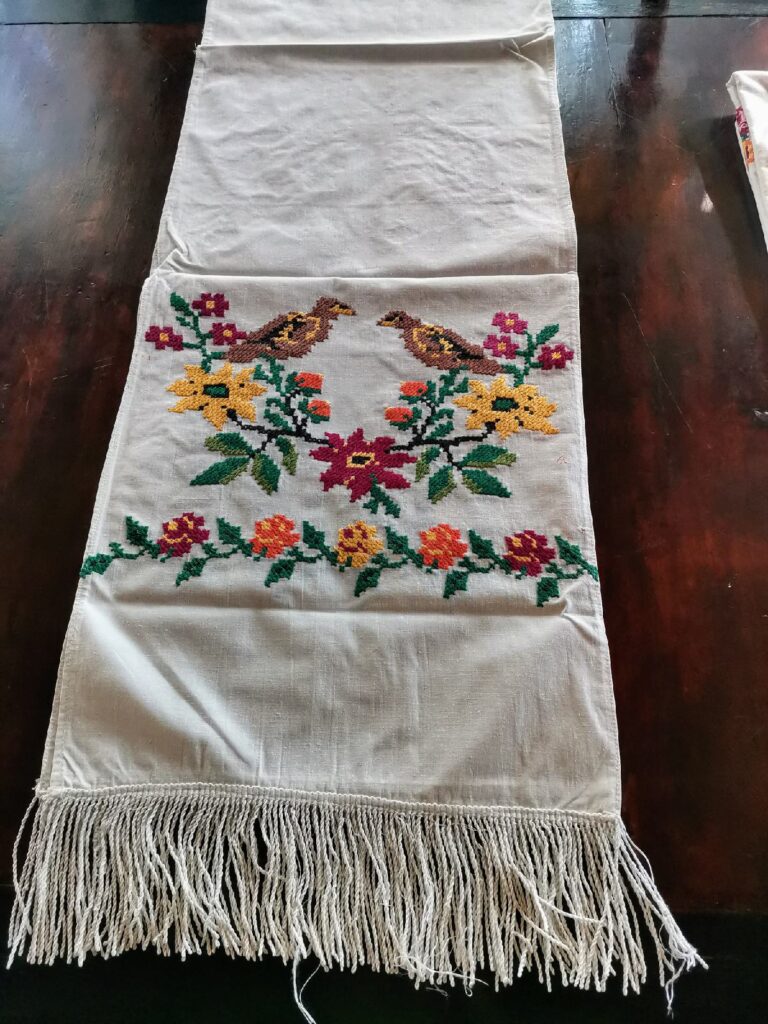 10. Рушник 194 х 35 см.