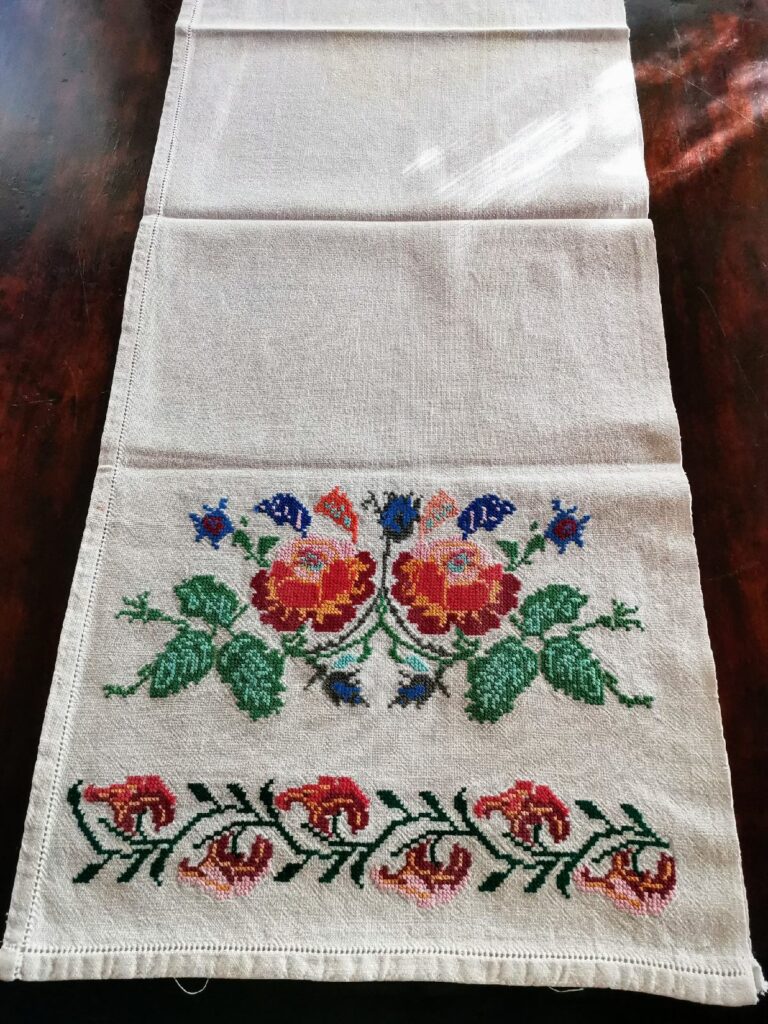 8. Рушник 200 х 40 см.